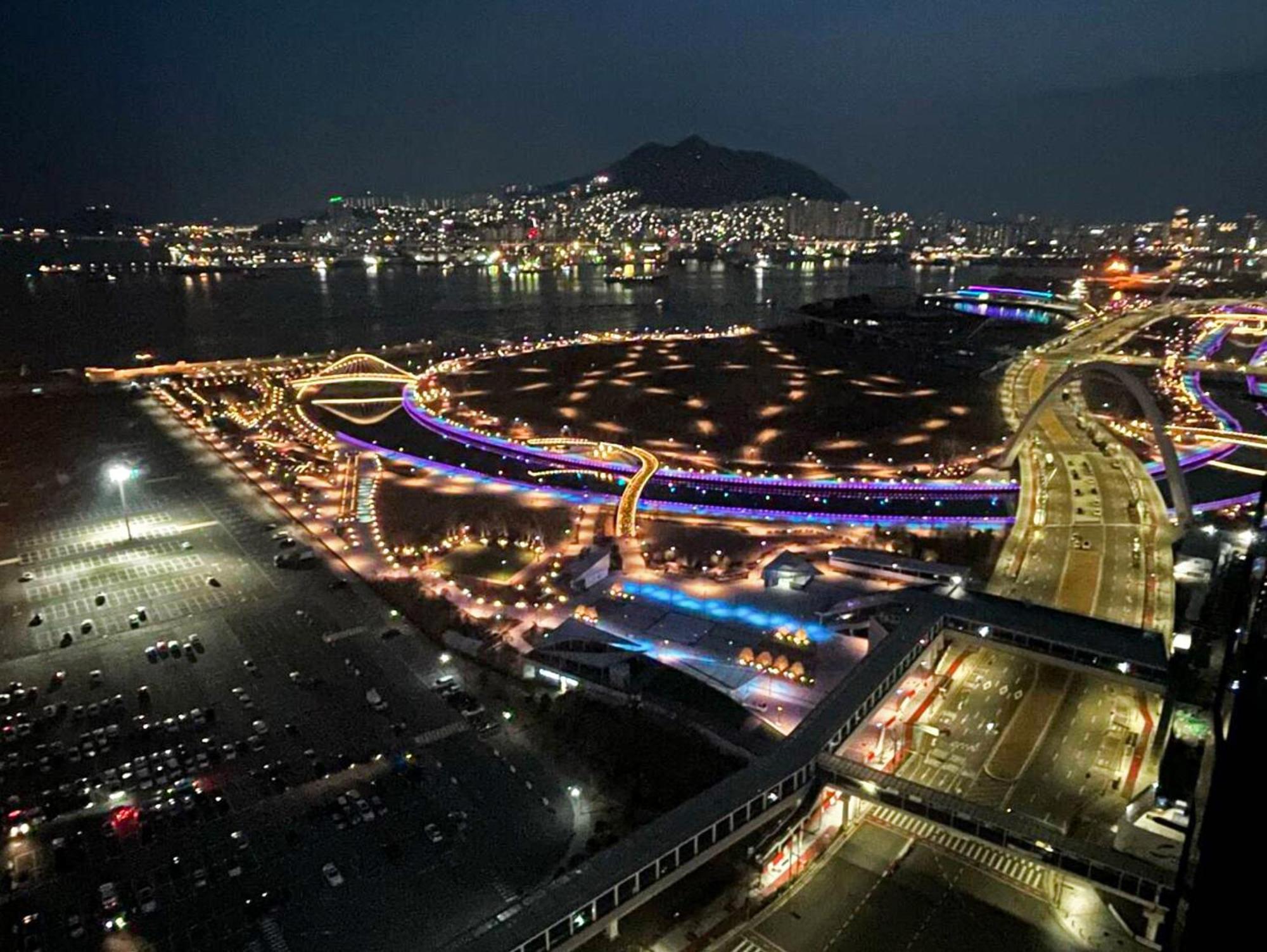 Brown Suites Busan Station Exterior foto